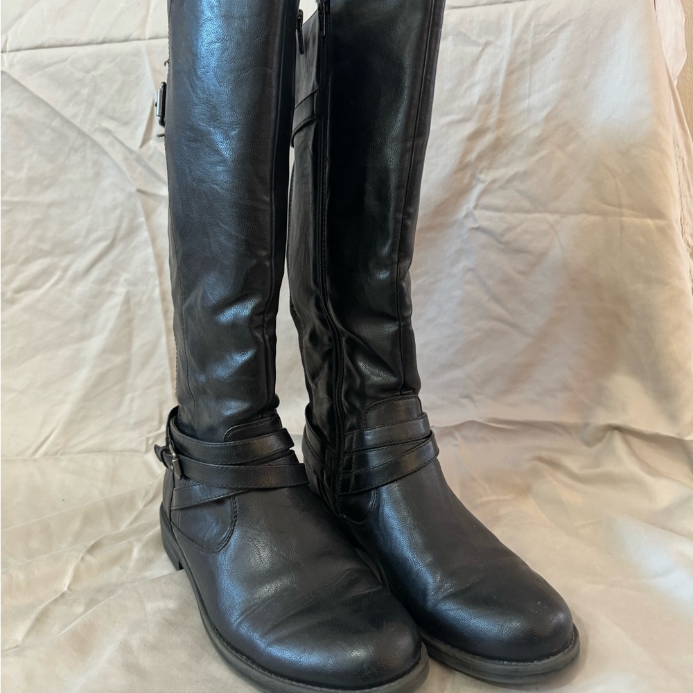 Black boots